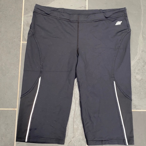 ✨Eastern Mountain Sports Knee Length Legging✨